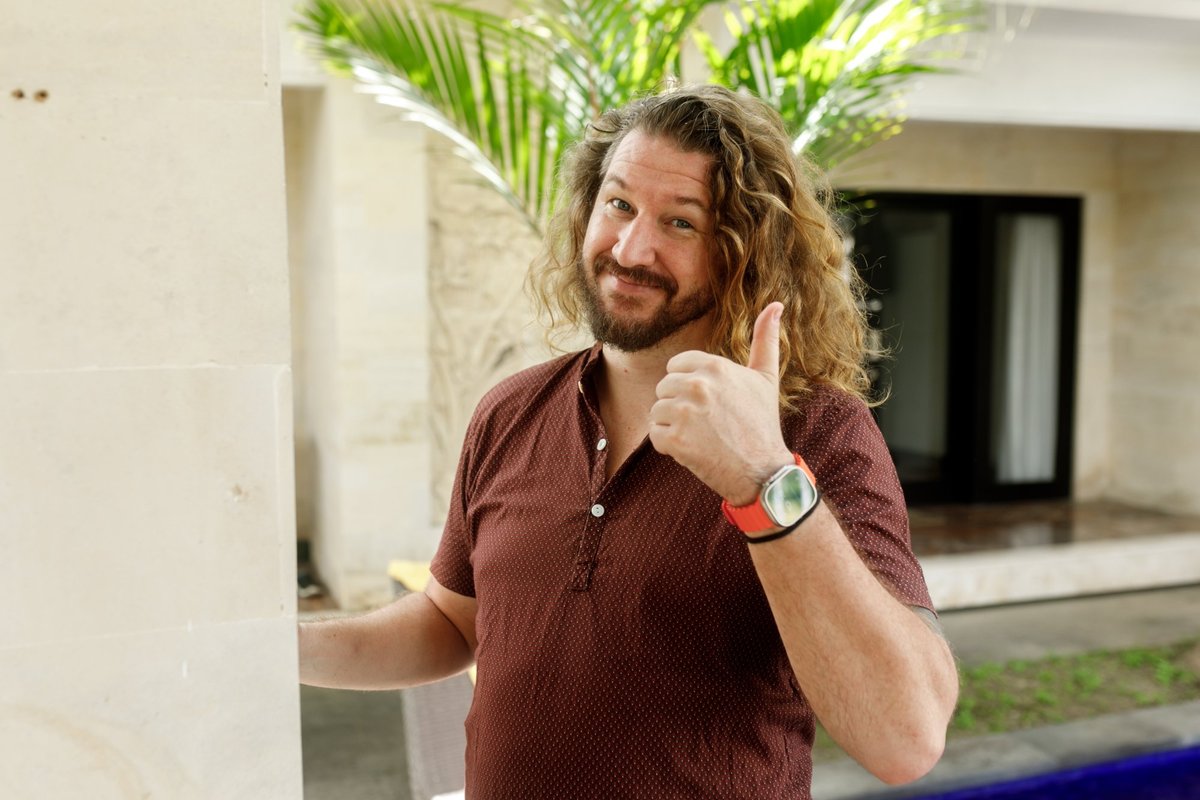 Юрий Солар — основатель 4BOS